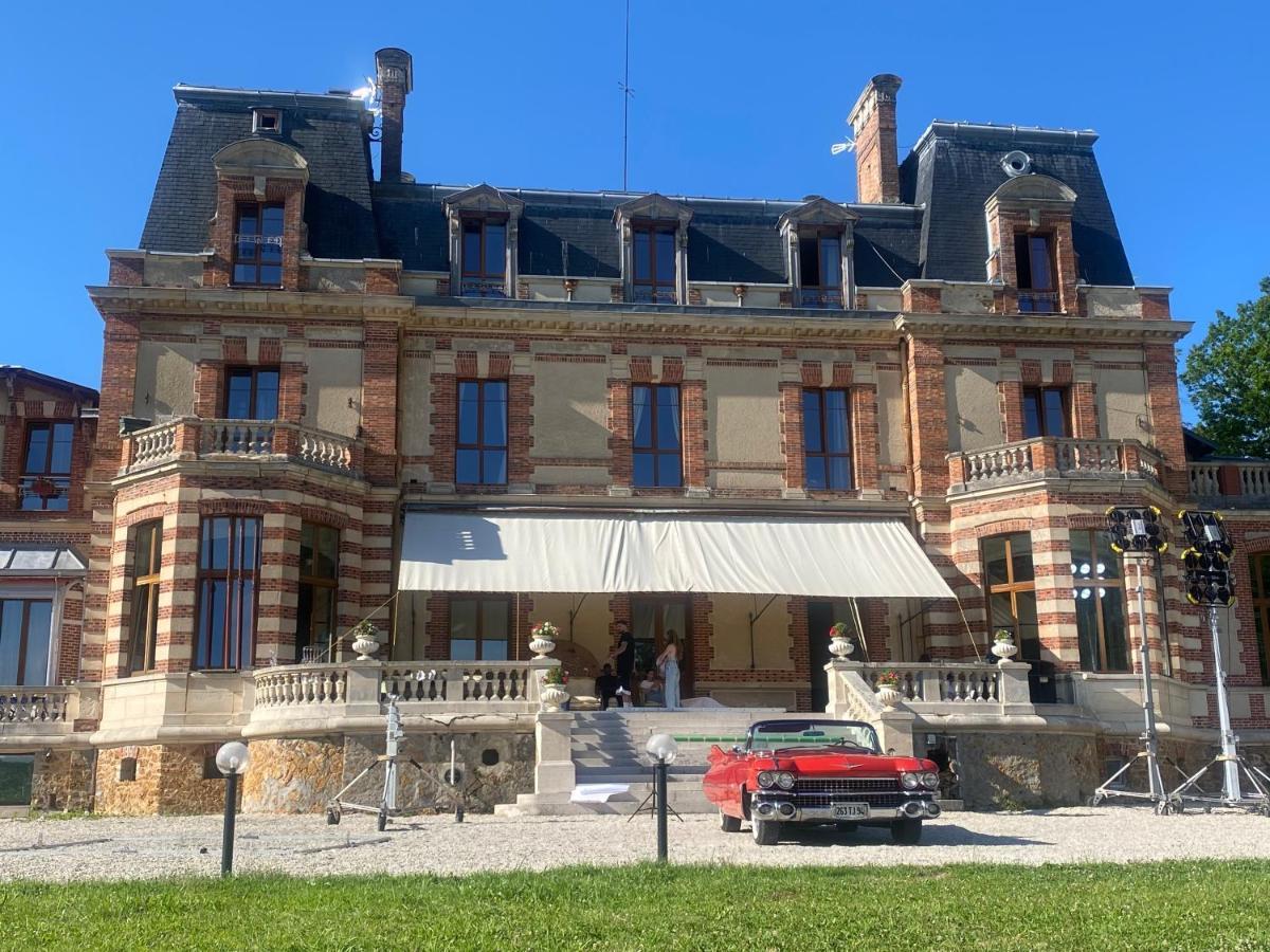 Chateau De Crenille Chaumes-en-Brie Buitenkant foto