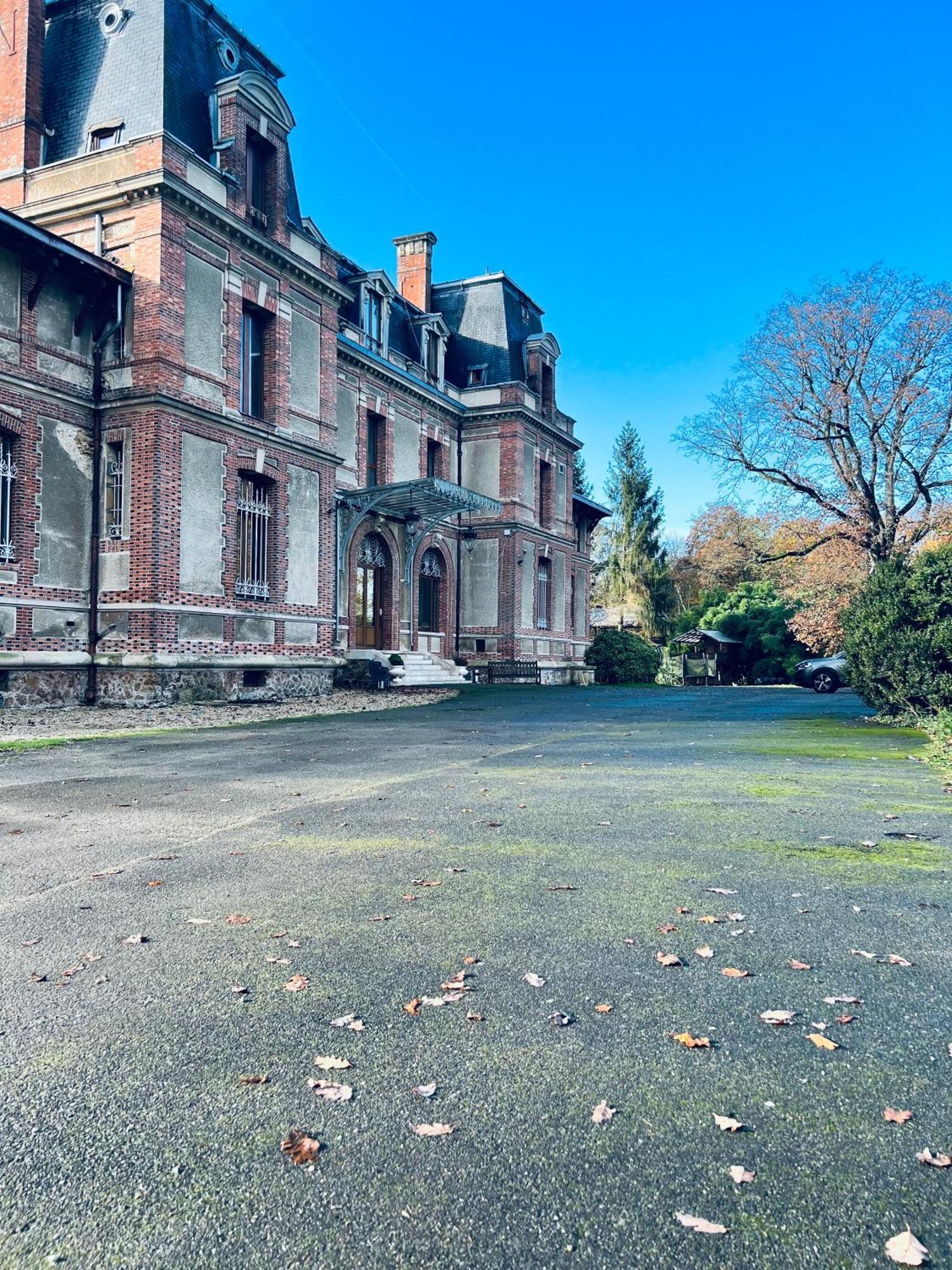 Chateau De Crenille Chaumes-en-Brie Buitenkant foto