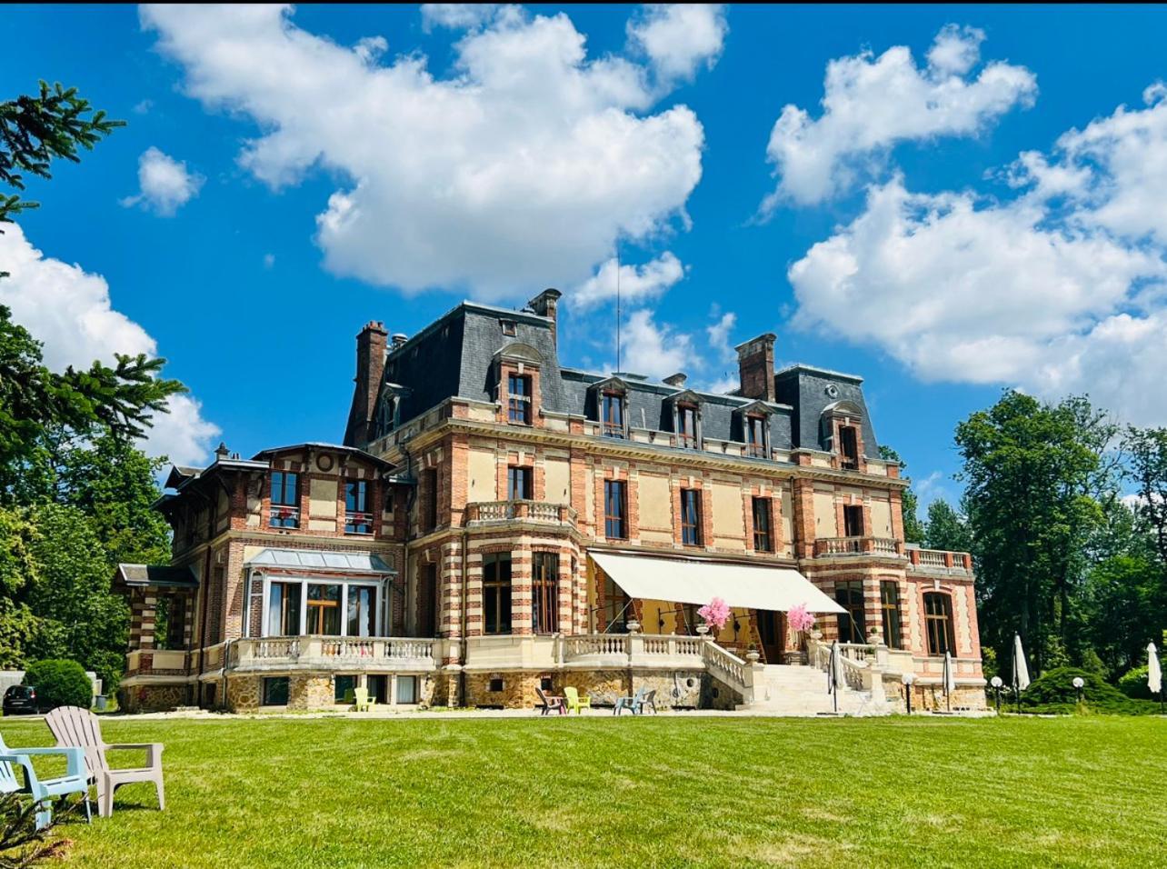 Chateau De Crenille Chaumes-en-Brie Buitenkant foto